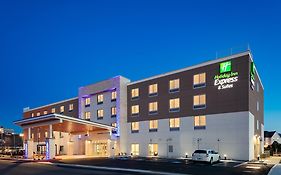 Holiday Inn Express & Suites - Medford By Ihg